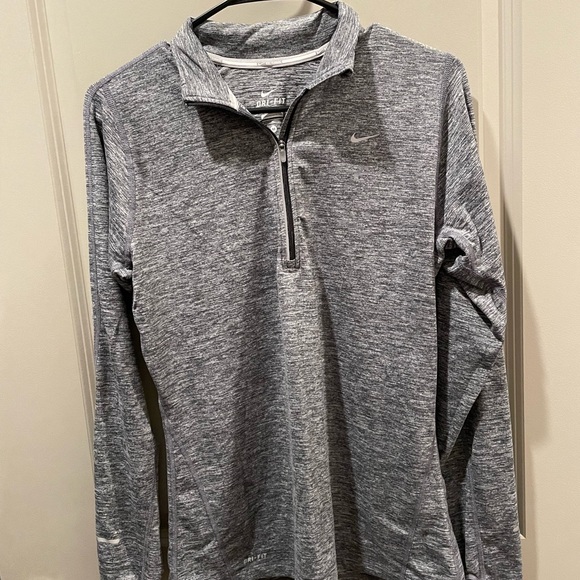 Nike womens dri-fit quarter zip heather gray with thumb holes size M. Never worn - Picture 7 of 12